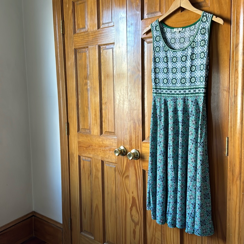 Max Studio midi length dress in size Small.